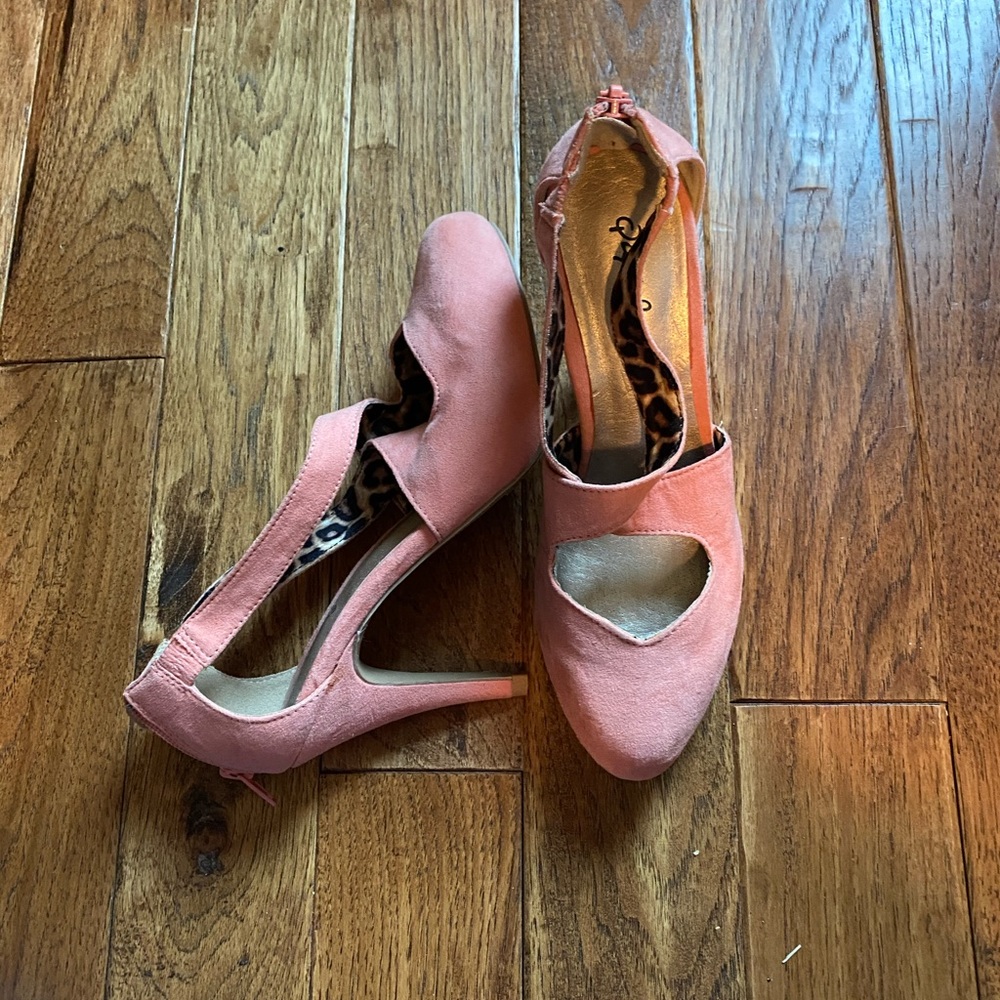 Baby pink Qupid heels
